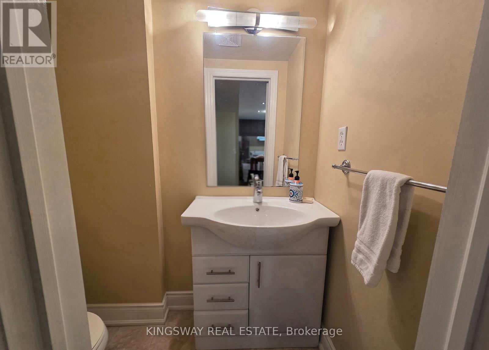 Basement Apt - 4798 Crystal Rose Drive, Mississauga, Ontario  L5V 1G9 - Photo 19 - W13831232