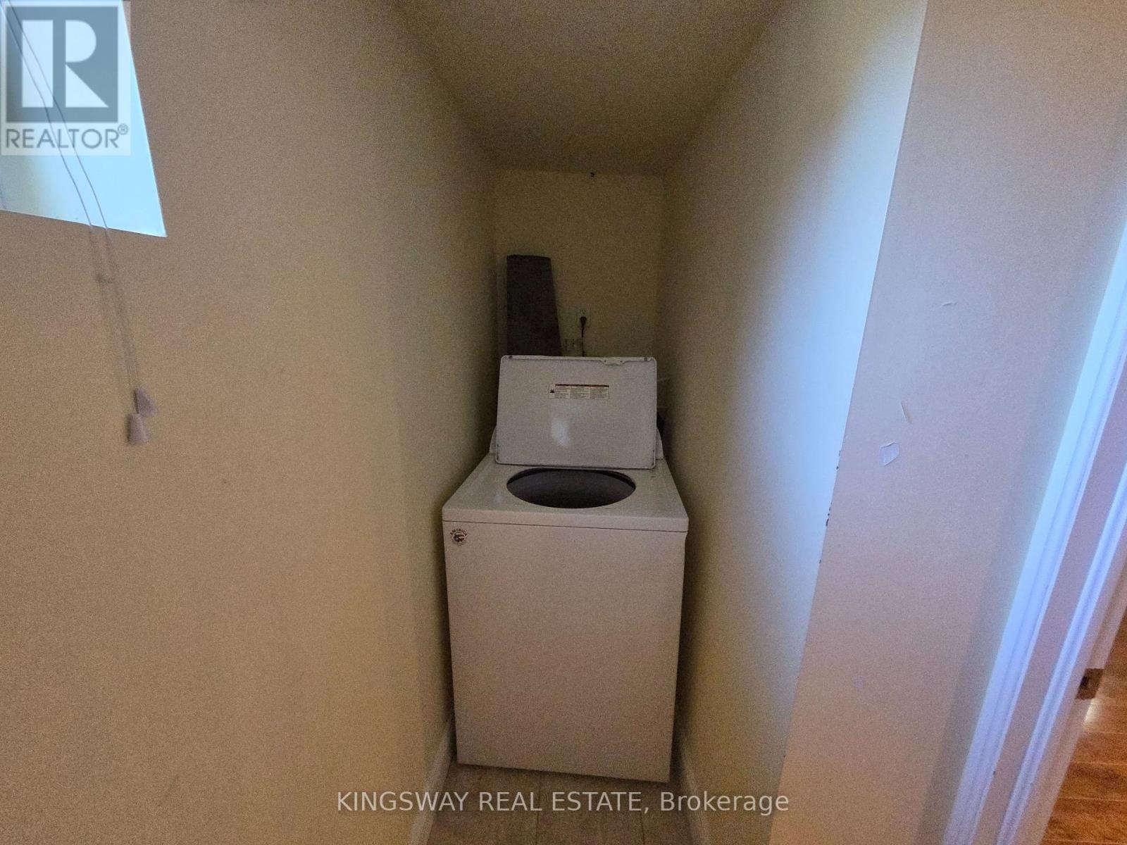 Basement Apt - 4798 Crystal Rose Drive, Mississauga, Ontario  L5V 1G9 - Photo 20 - W13831232