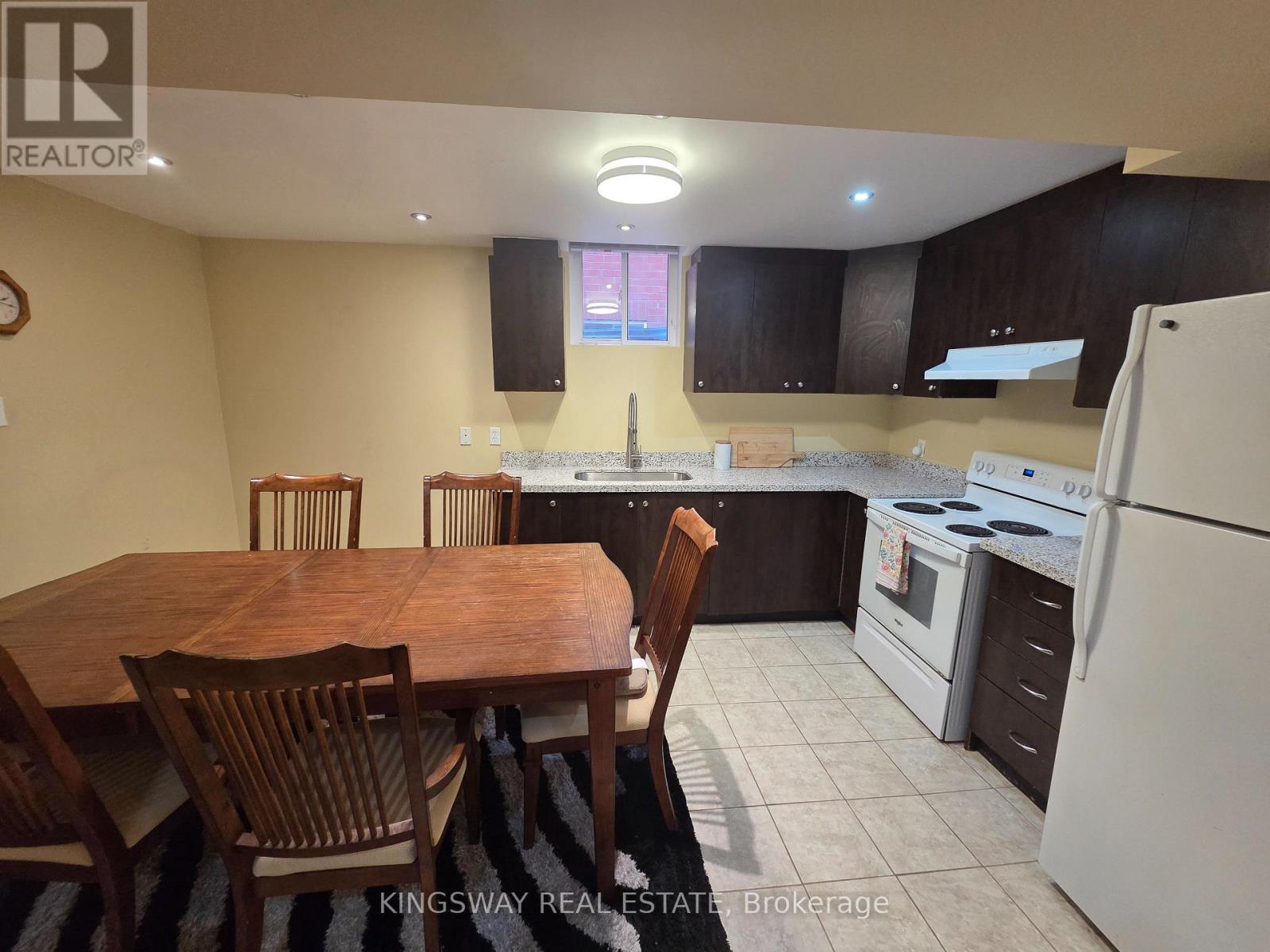 Basement Apt - 4798 Crystal Rose Drive, Mississauga, Ontario  L5V 1G9 - Photo 6 - W13831232