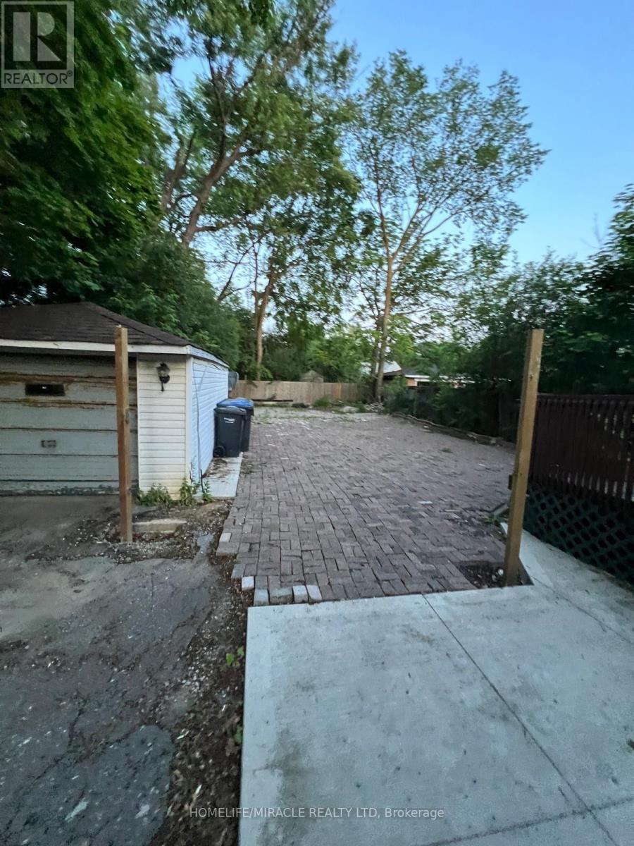 213 Queen Street W, Brampton, Ontario  L6Y 1M6 - Photo 10 - W13831236