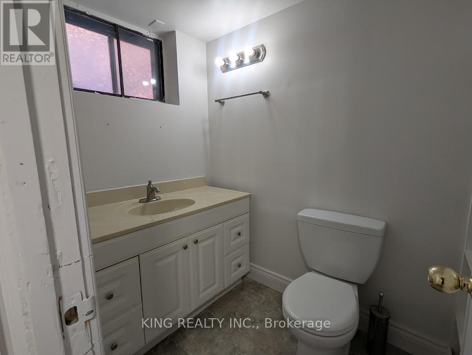 15 Roxaline Street, Toronto, Ontario  M9P 2Y6 - Photo 10 - W13831250