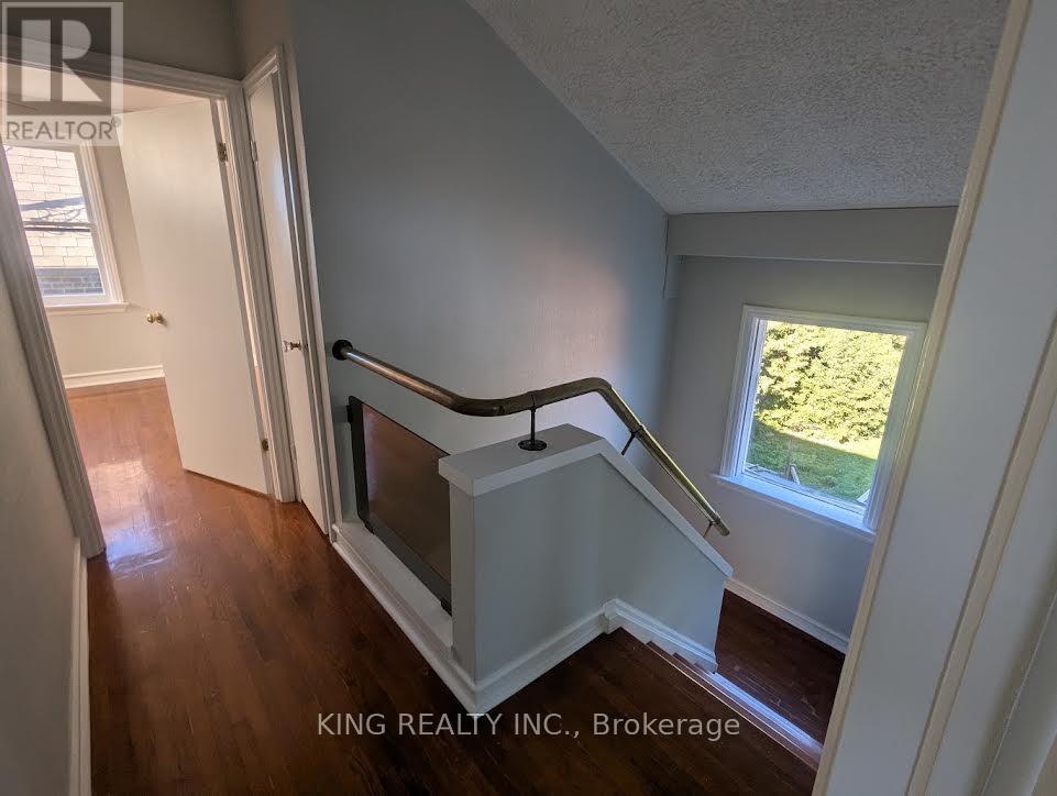 15 Roxaline Street, Toronto, Ontario  M9P 2Y6 - Photo 11 - W13831250