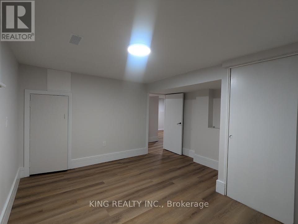 15 Roxaline Street, Toronto, Ontario  M9P 2Y6 - Photo 15 - W13831250