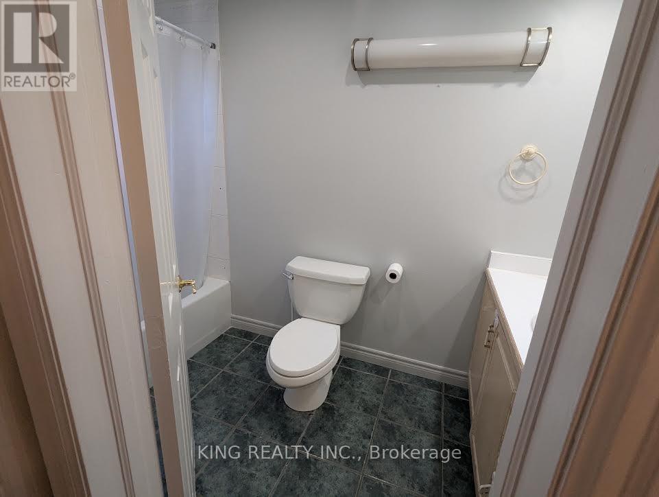 15 Roxaline Street, Toronto, Ontario  M9P 2Y6 - Photo 17 - W13831250