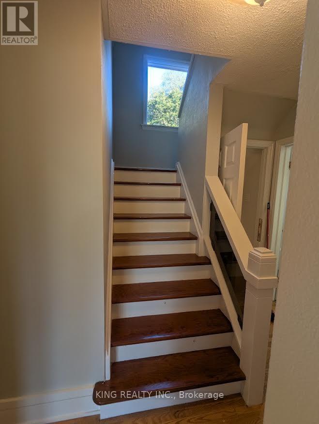 15 Roxaline Street, Toronto, Ontario  M9P 2Y6 - Photo 6 - W13831250