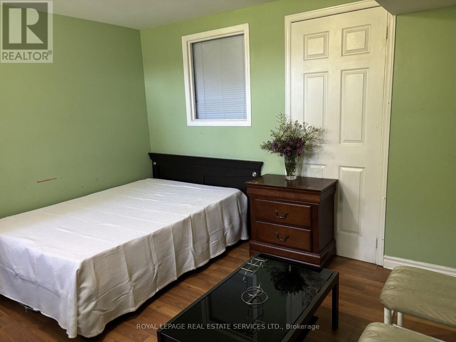 Room - 15 Sonnet Court, Toronto, Ontario  M6L 1J6 - Photo 5 - W13831254