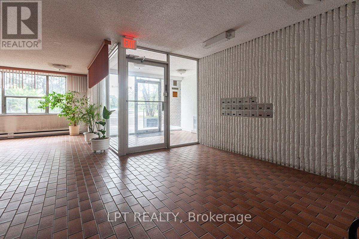 504 - 315 Dixon Road, Toronto, Ontario  M9R 1S1 - Photo 3 - W13831268