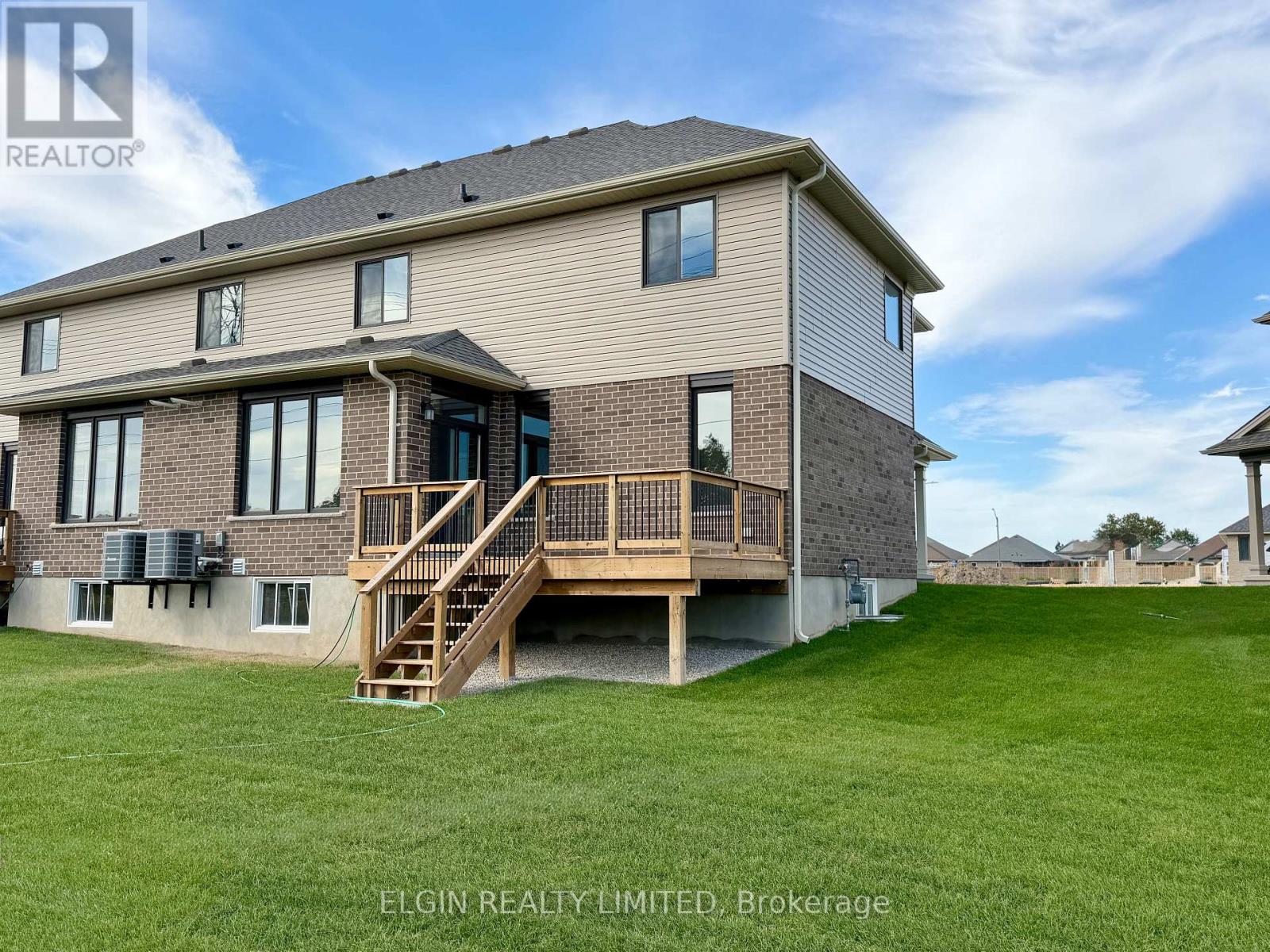 10 Horizon Court, Central Elgin, Ontario  N5P 0E5 - Photo 2 - X12757764
