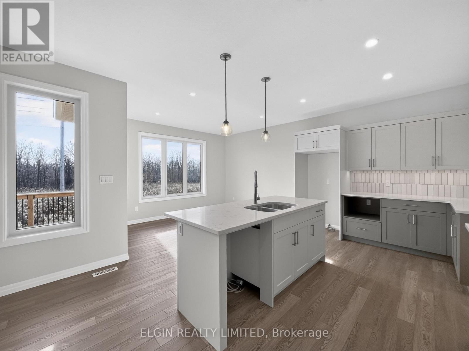 10 Horizon Court, Central Elgin, Ontario  N5P 0E5 - Photo 4 - X12757764