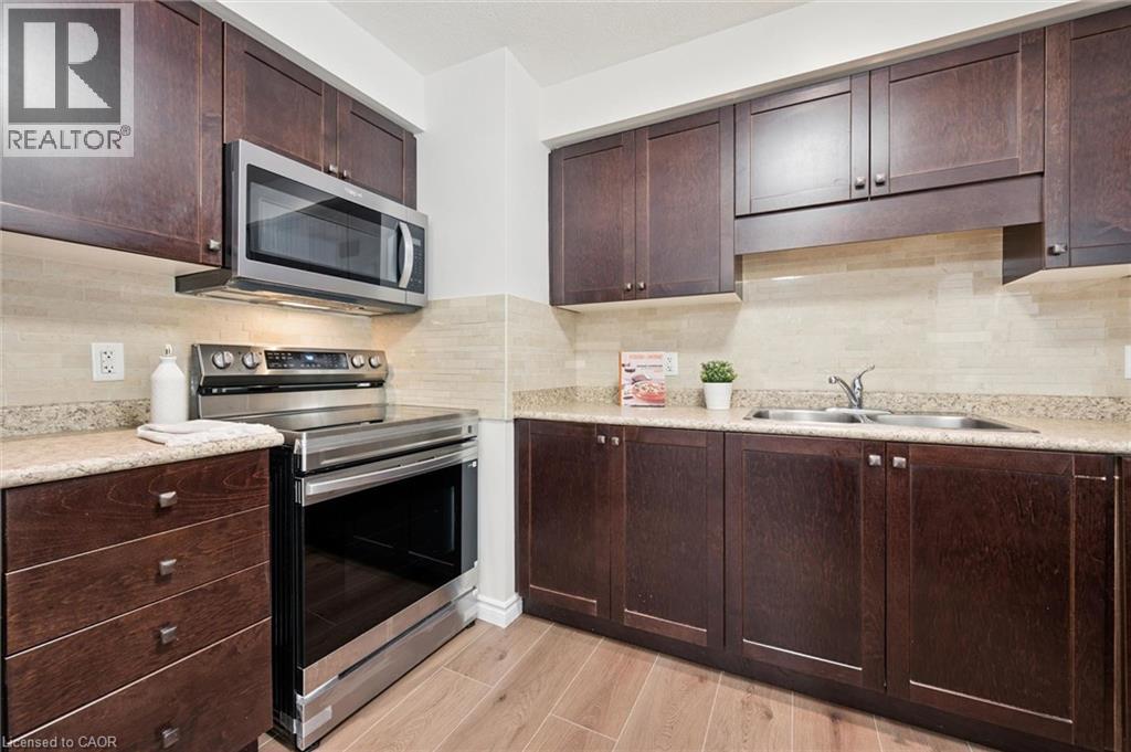 555 Chablis Drive Unit# 24, Waterloo, Ontario  N2T 2Y1 - Photo 12 - 40858297