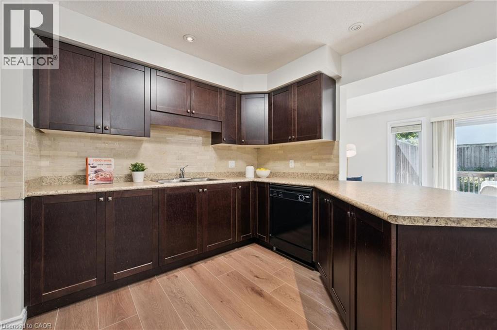 555 Chablis Drive Unit# 24, Waterloo, Ontario  N2T 2Y1 - Photo 11 - 40858297