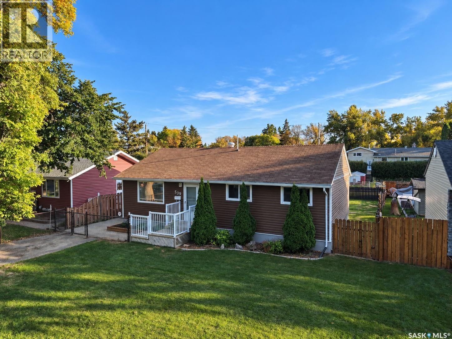 539 24th Street E, Prince Albert, Saskatchewan  S6V 1S1 - Photo 2 - SK049638