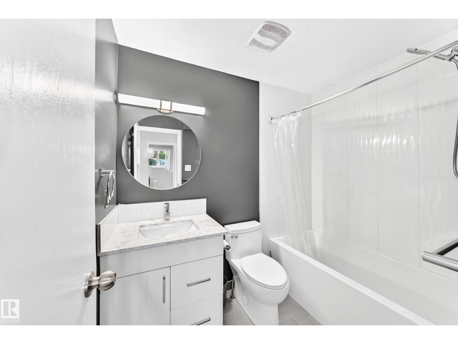 44 HABITAT CR NW