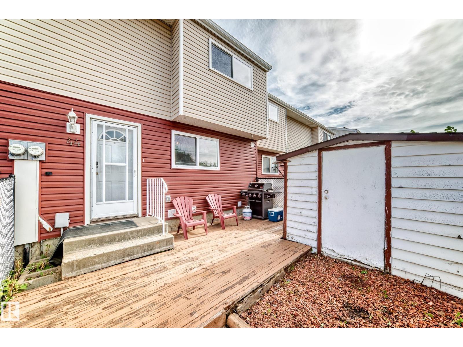 44 HABITAT CR NW