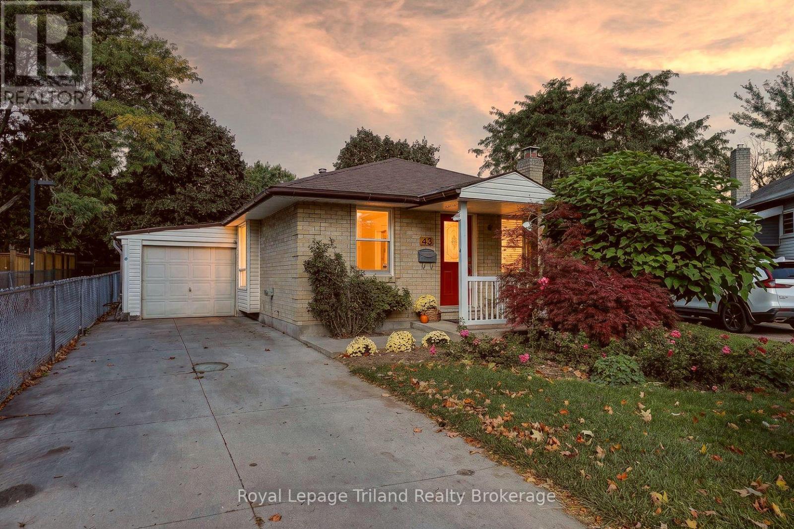 43 Dundee Court, London South, Ontario  N6C 5E4 - Photo 2 - X13831286