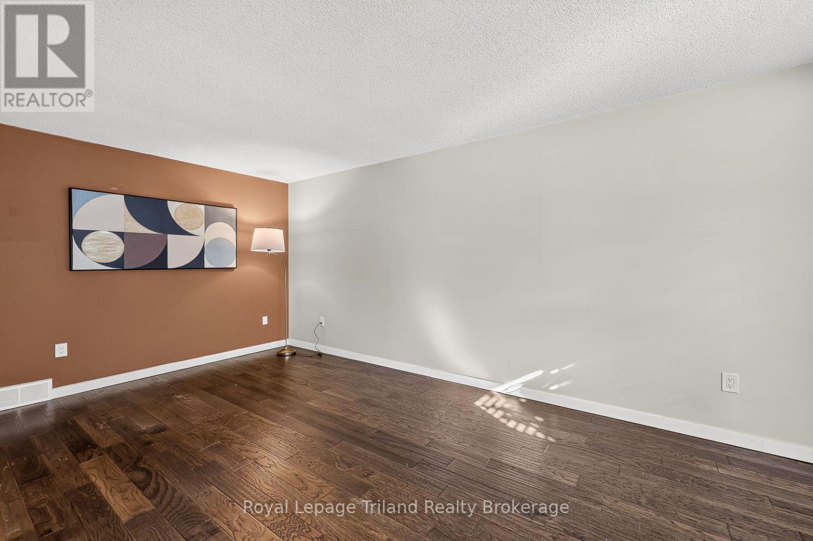43 Dundee Court, London South, Ontario  N6C 5E4 - Photo 7 - X13831286