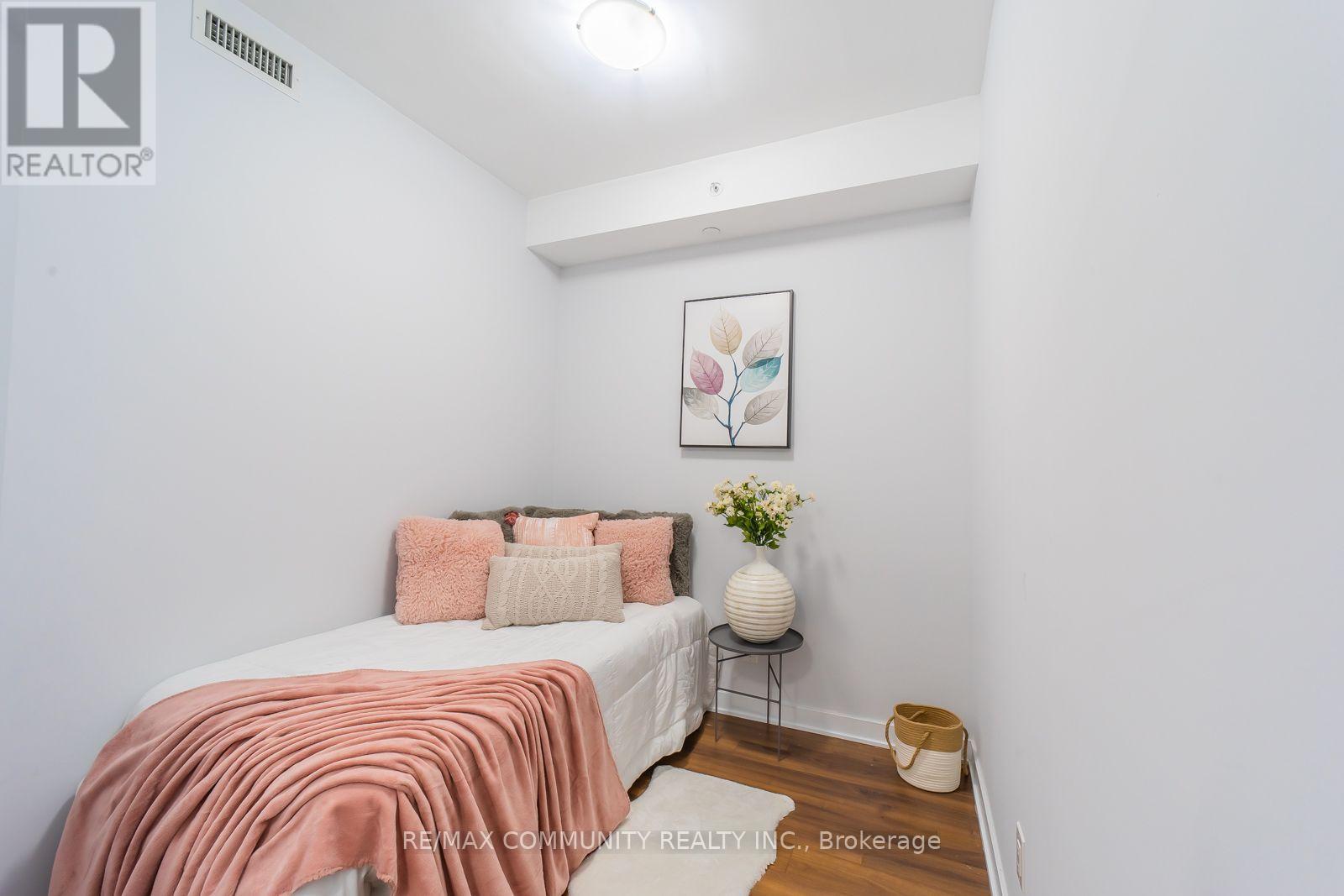 1210 - 210 Simcoe Street, Toronto, Ontario  M5T 2W5 - Photo 8 - C13831272