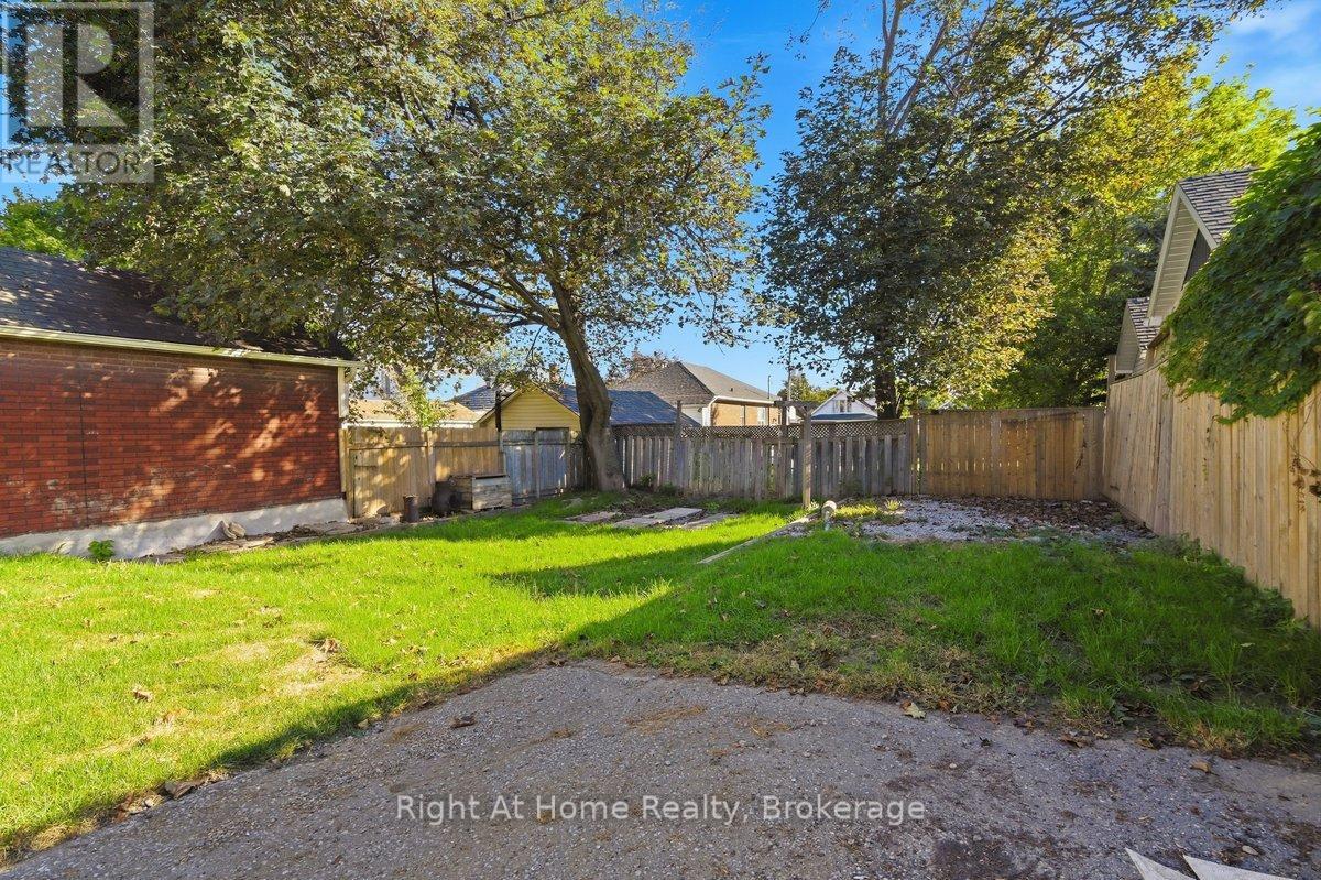 349 Kingsdale Avenue, Oshawa, Ontario  L1G 5H4 - Photo 32 - E13826760