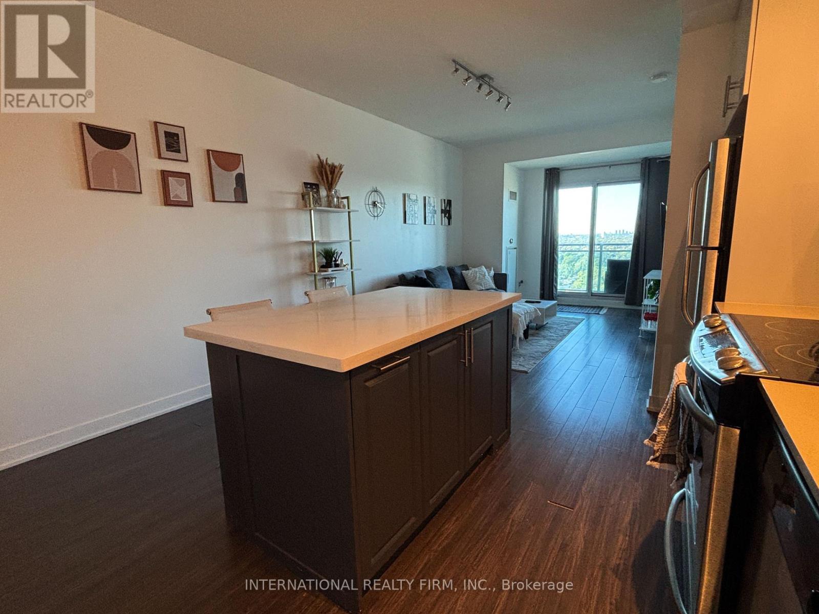 2923 - 165 Legion Road N, Toronto, Ontario  M8Y 0B3 - Photo 2 - W13831332