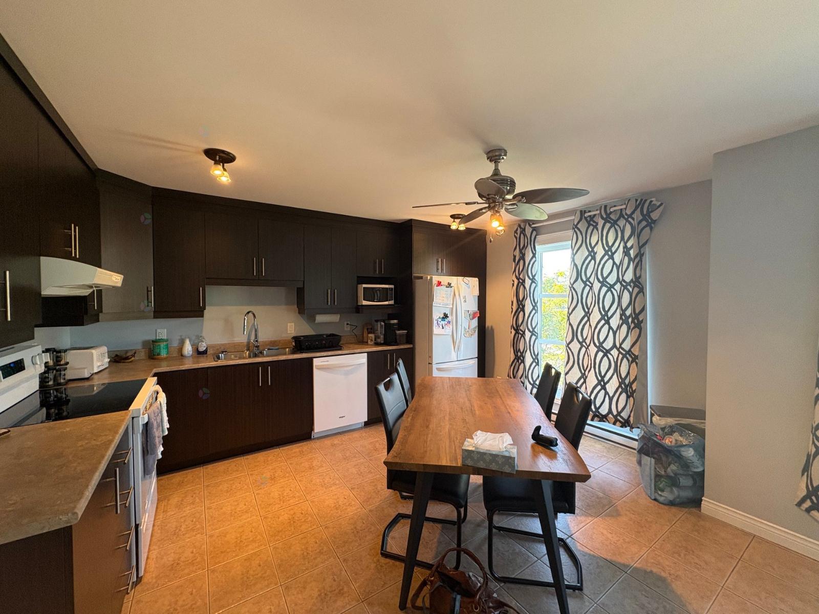 8231-8235 Boul. Casavant O. Saint-Hyacinthe Quebec Canada J2S0H8 5