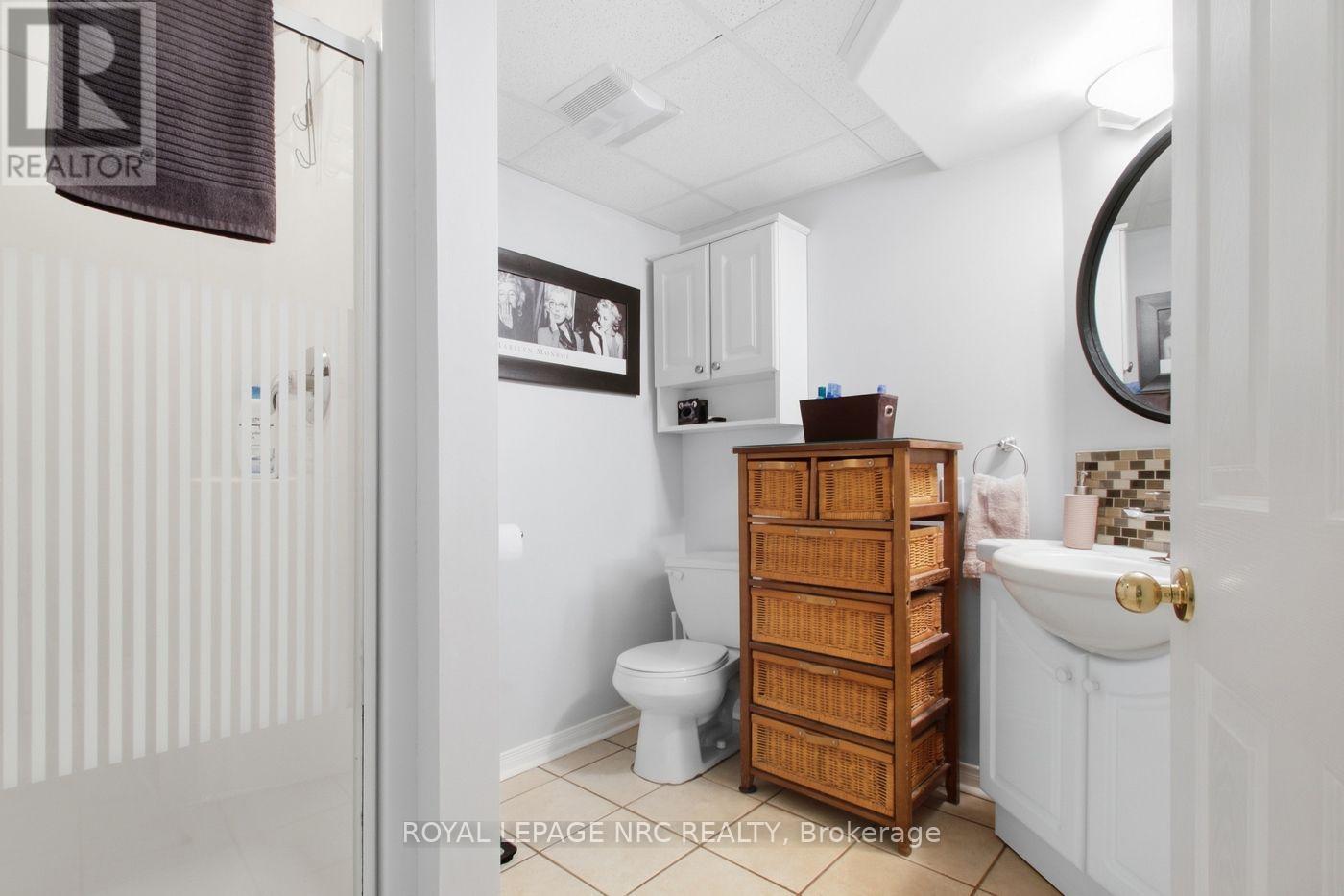 8031 Watson Street, Niagara Falls, Ontario  L2H 1E4 - Photo 25 - X13831024