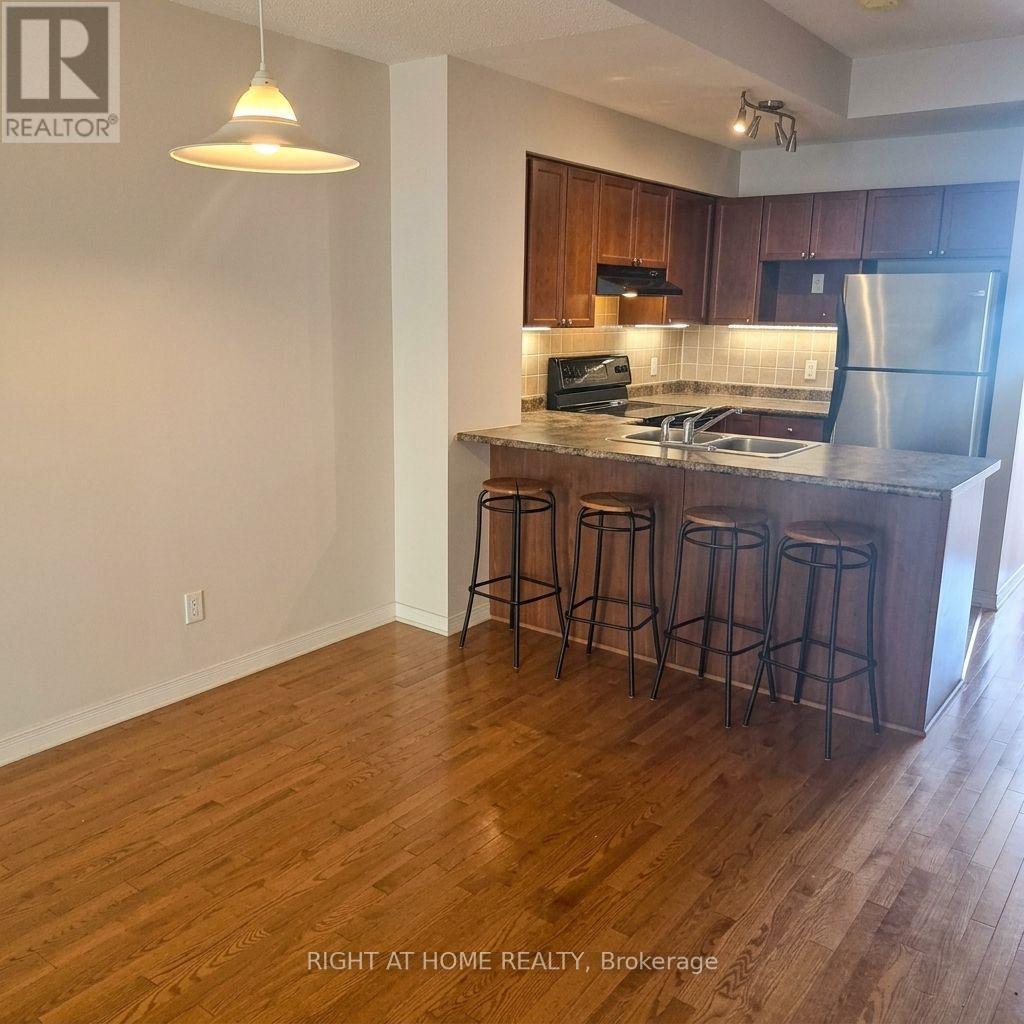 1046 Redtail Private, Ottawa, Ontario  K1J 0A9 - Photo 4 - X13831338