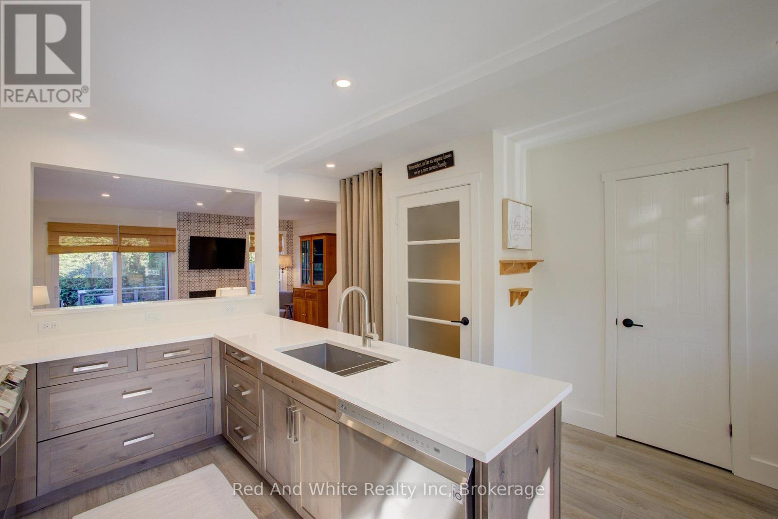 8 - 160 Morpeth Street, Saugeen Shores, Ontario  N0H 2L0 - Photo 6 - X13831368