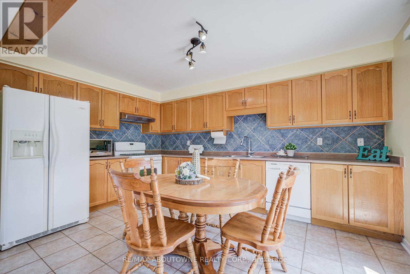 5128 Falconcrest Drive, Burlington, Ontario  L7L 6K4 - Photo 17 - W13831374