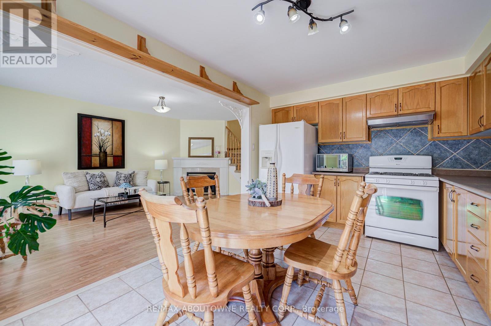 5128 Falconcrest Drive, Burlington, Ontario  L7L 6K4 - Photo 18 - W13831374
