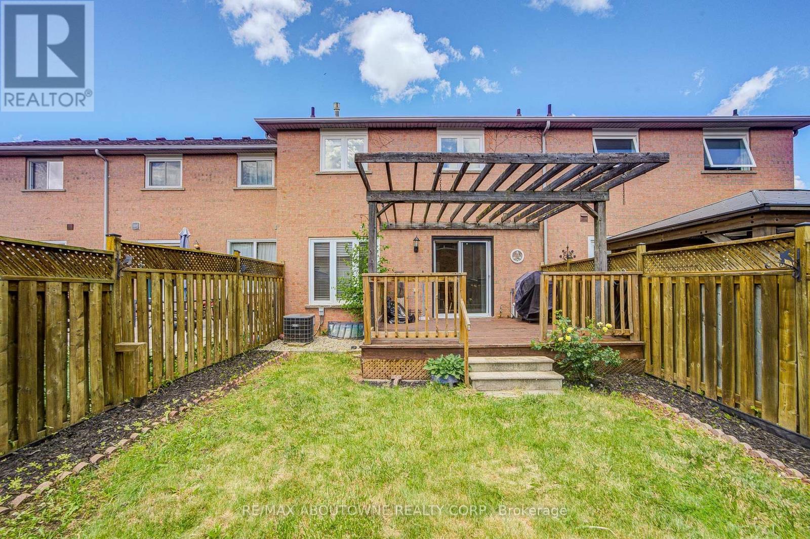 5128 Falconcrest Drive, Burlington, Ontario  L7L 6K4 - Photo 45 - W13831374