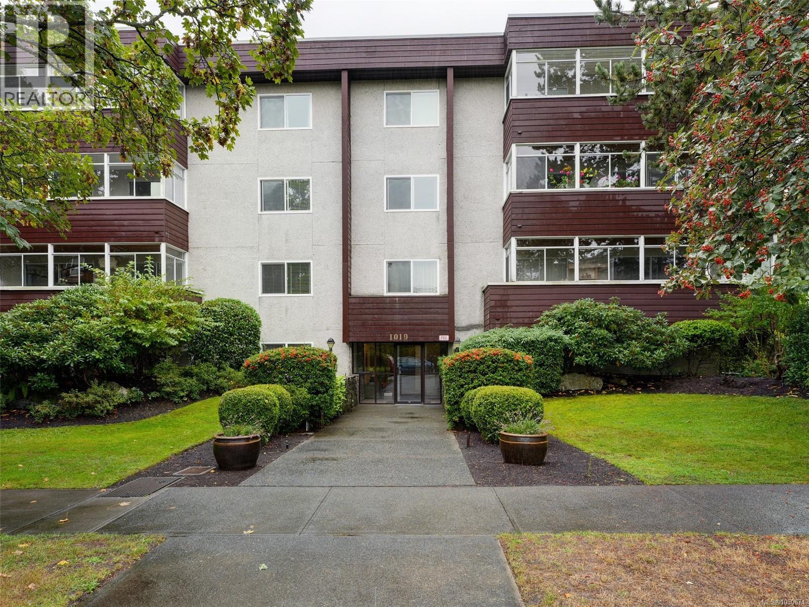 403 1019 McClure St, Victoria, British Columbia