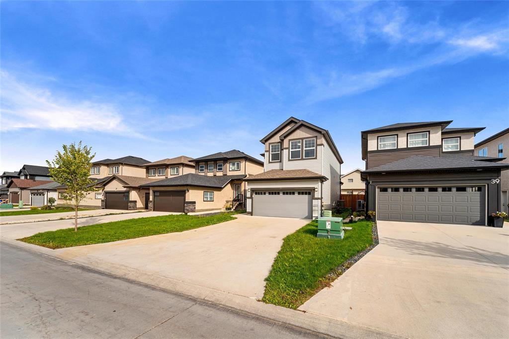 35 Dr. Michael K. Grace Lane, Winnipeg, Manitoba  R3W 0N1 - Photo 3 - 202624170