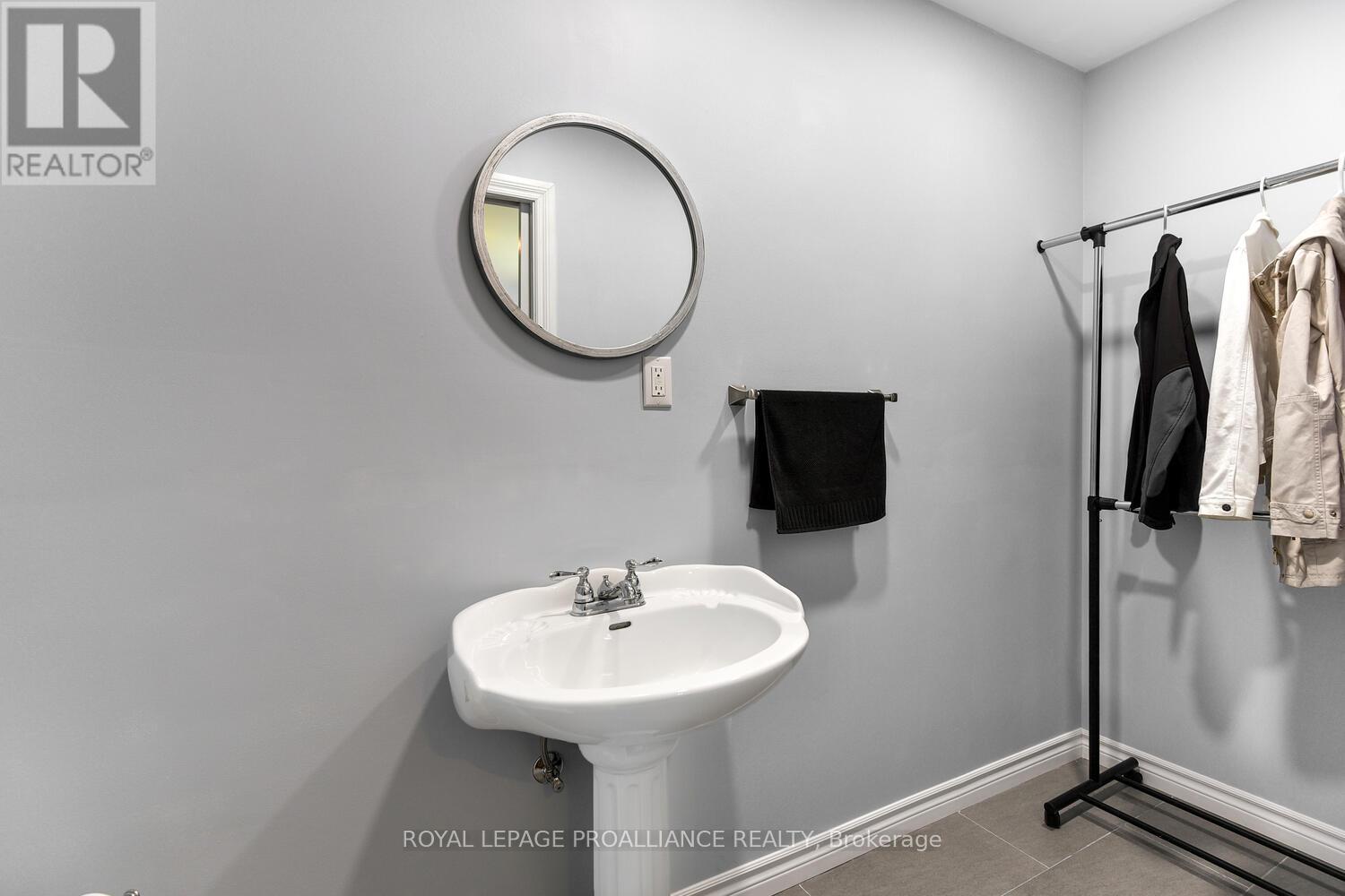 1367 Hallecks Road E, Elizabethtown-Kitley, Ontario  K6V 5T3 - Photo 14 - X13831414