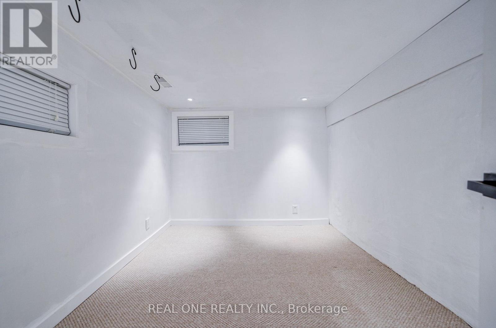 19 Battenberg Avenue, Toronto, Ontario M4L 1J7 - Photo 37 - E13831404