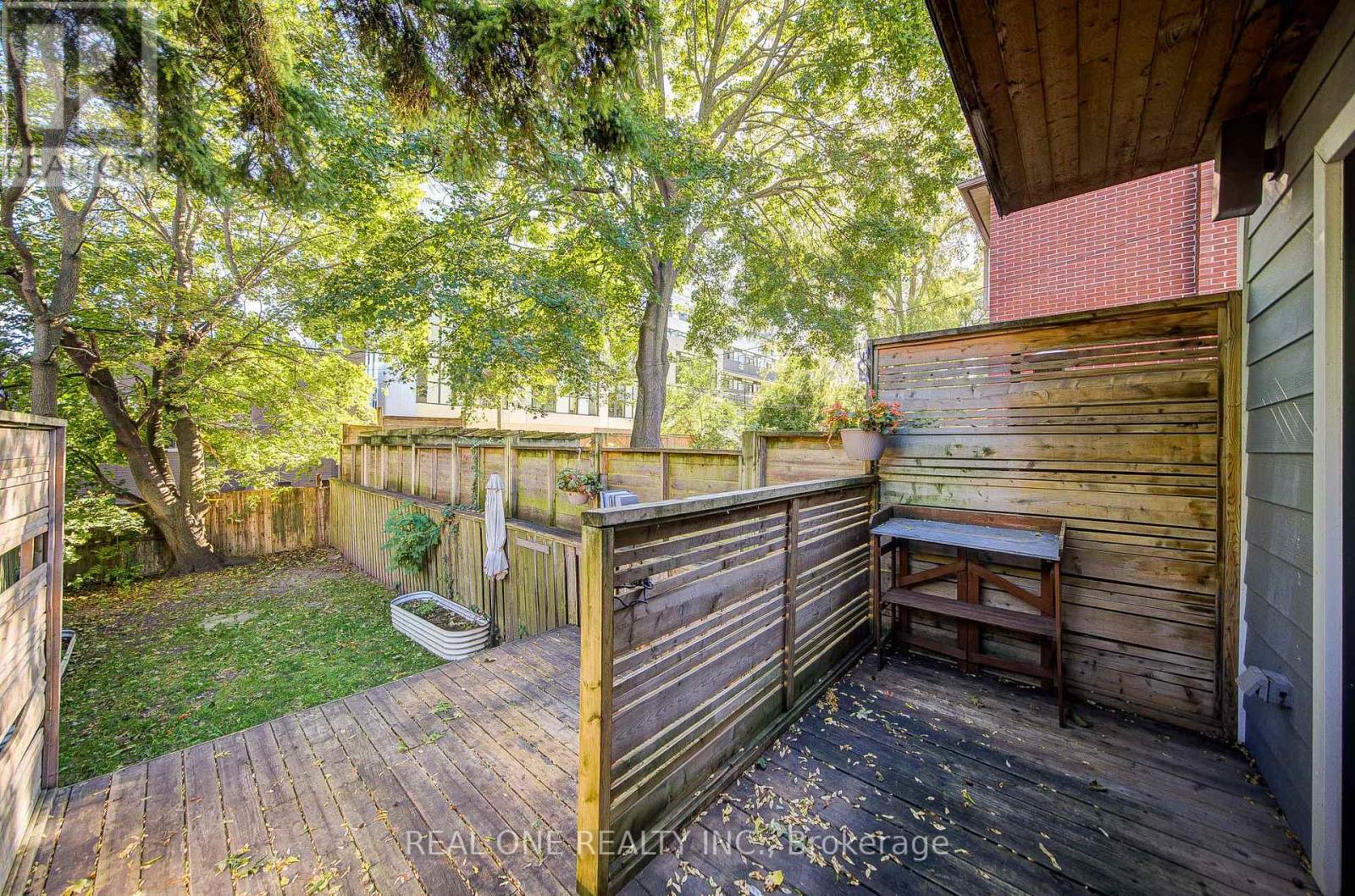 19 Battenberg Avenue, Toronto, Ontario M4L 1J7 - Photo 43 - E13831404