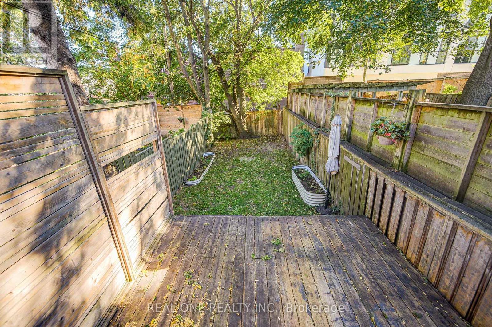 19 Battenberg Avenue, Toronto, Ontario M4L 1J7 - Photo 45 - E13831404