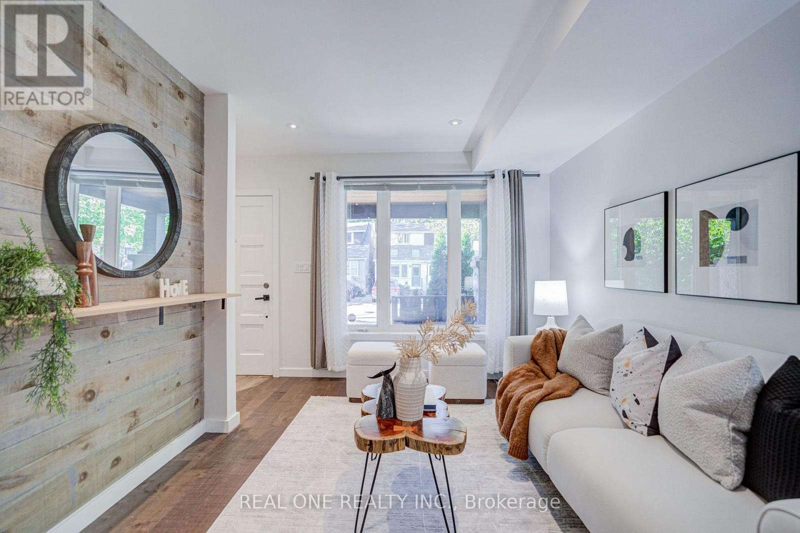 19 Battenberg Avenue, Toronto, Ontario M4L 1J7 - Photo 8 - E13831404