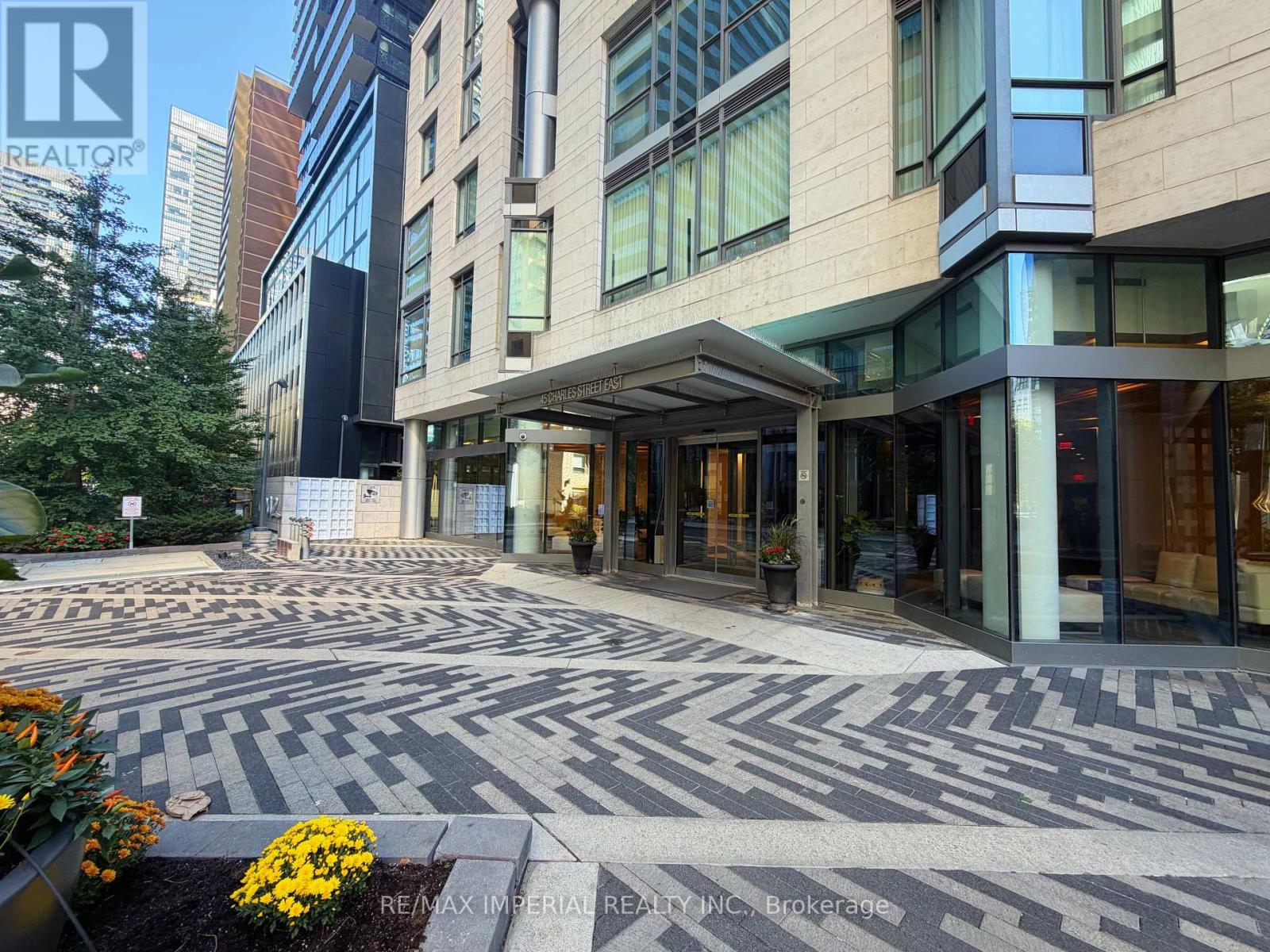 4011 - 45 Charles Street E, Toronto, Ontario  M4Y 0B8 - Photo 2 - C13831454