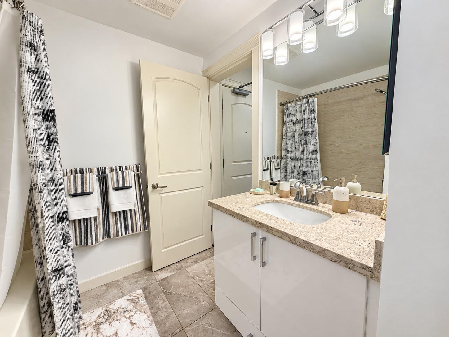 405 3535 146a Street, Surrey, British Columbia  V4P 0H2 - Photo 11 - R3169774