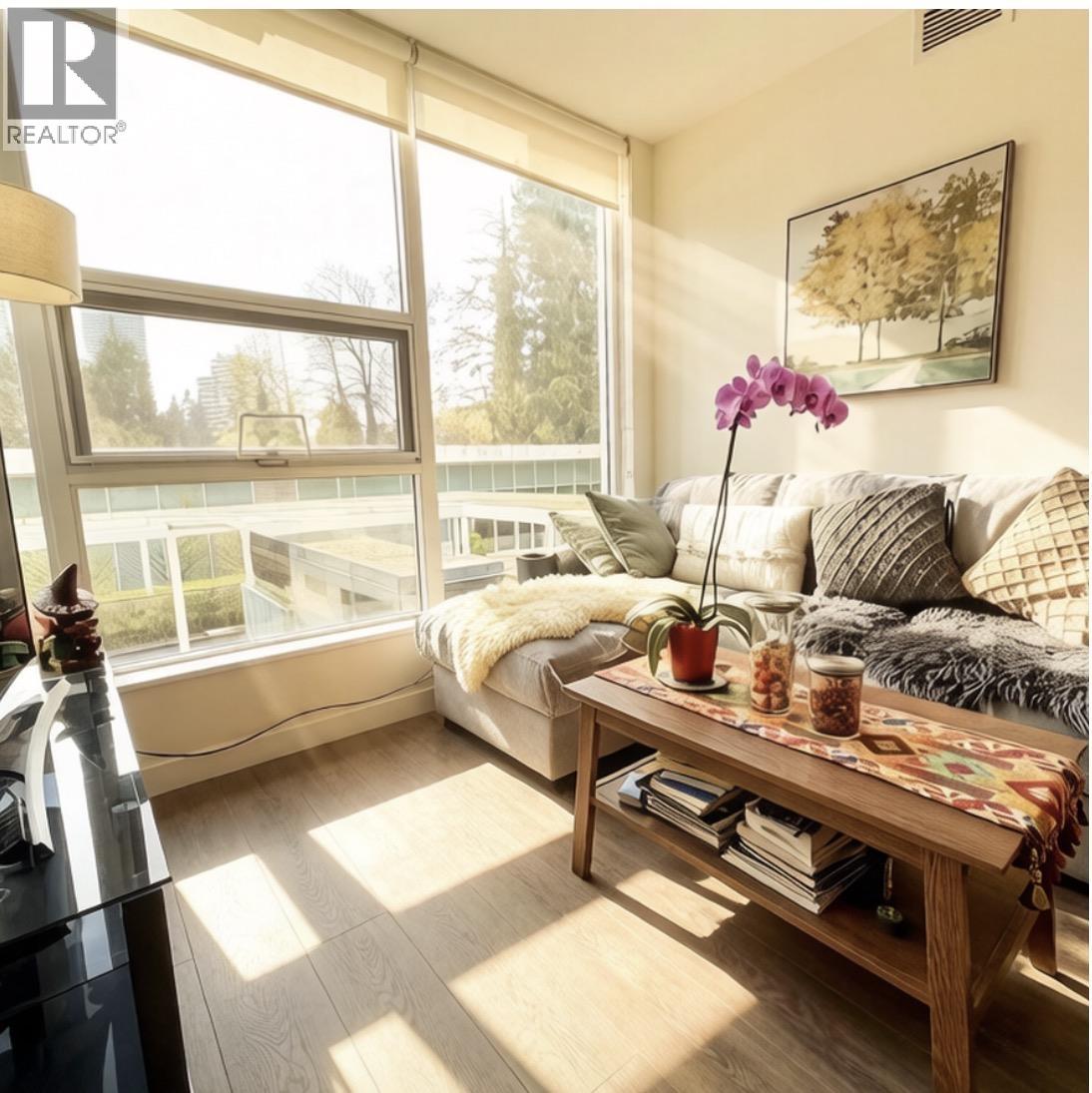 306 595 Austin Avenue, Coquitlam, British Columbia  V3K 0G7 - Photo 2 - R3108308