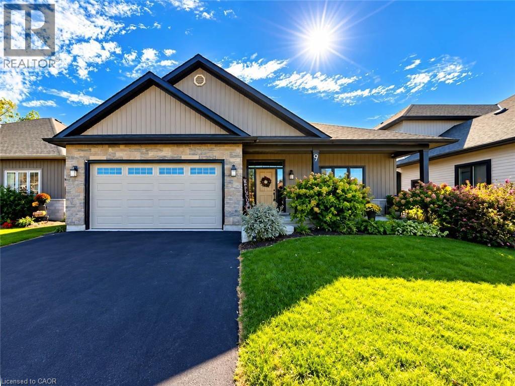 9 POSTMA Drive, Dunnville, Ontario