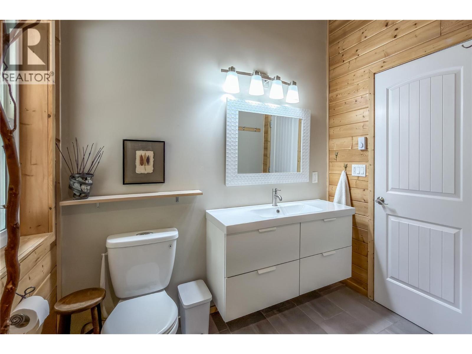1506 Hartley Road, Golden, British Columbia  V0A 1H1 - Photo 15 - 10402004