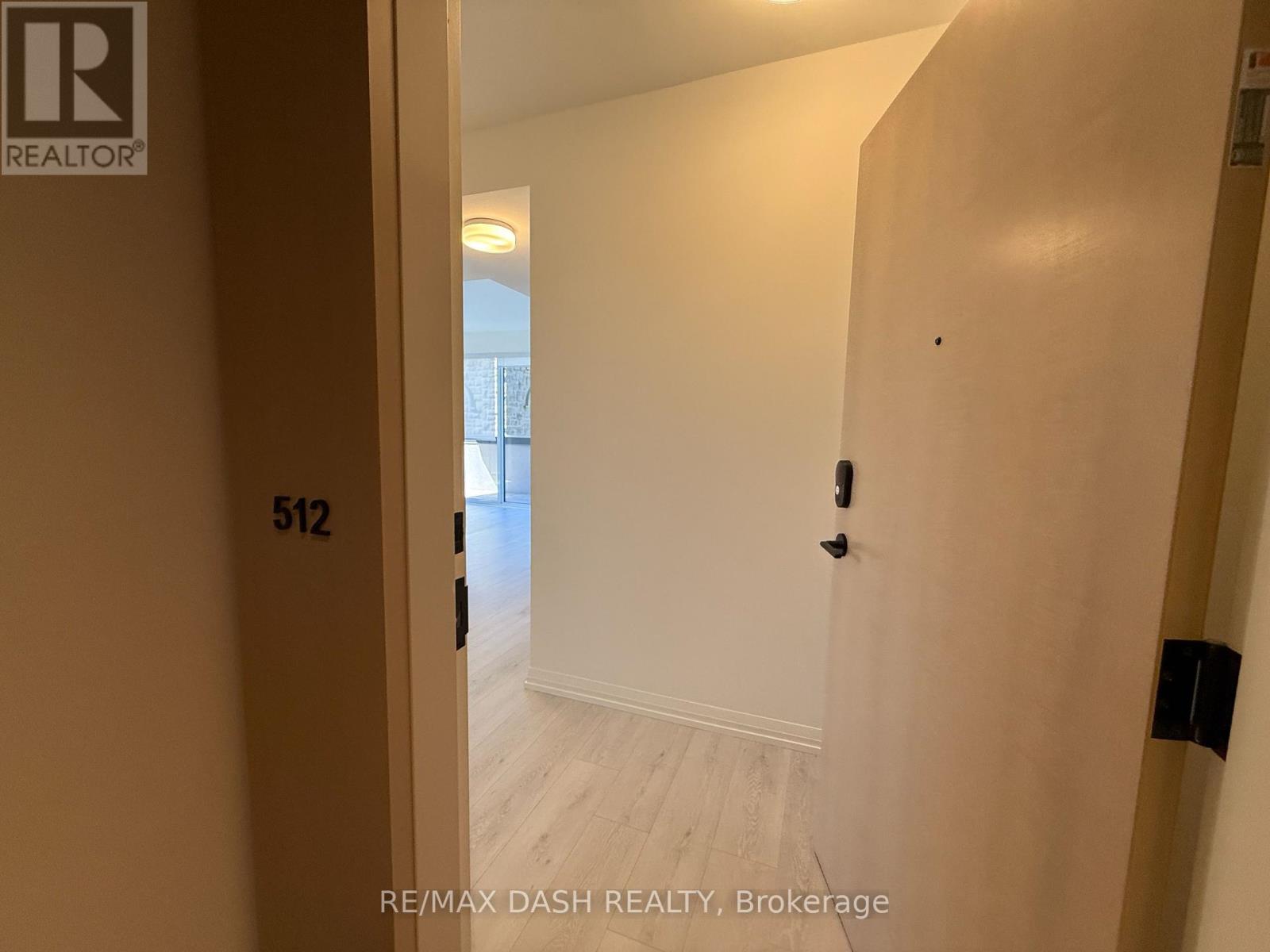 512 - 280 DUNDAS STREET W
