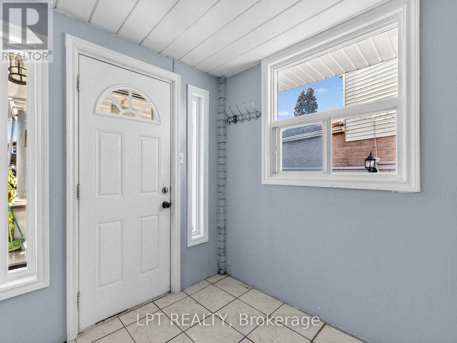 4 Shepmore Terrace, Toronto, Ontario  M1B 3H4 - Photo 5 - E13831474
