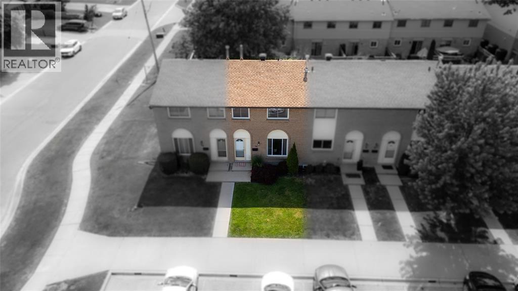 215 TRUDEAU DRIVE Unit# 55 Sarnia Ontario Canada N7T4T5 3