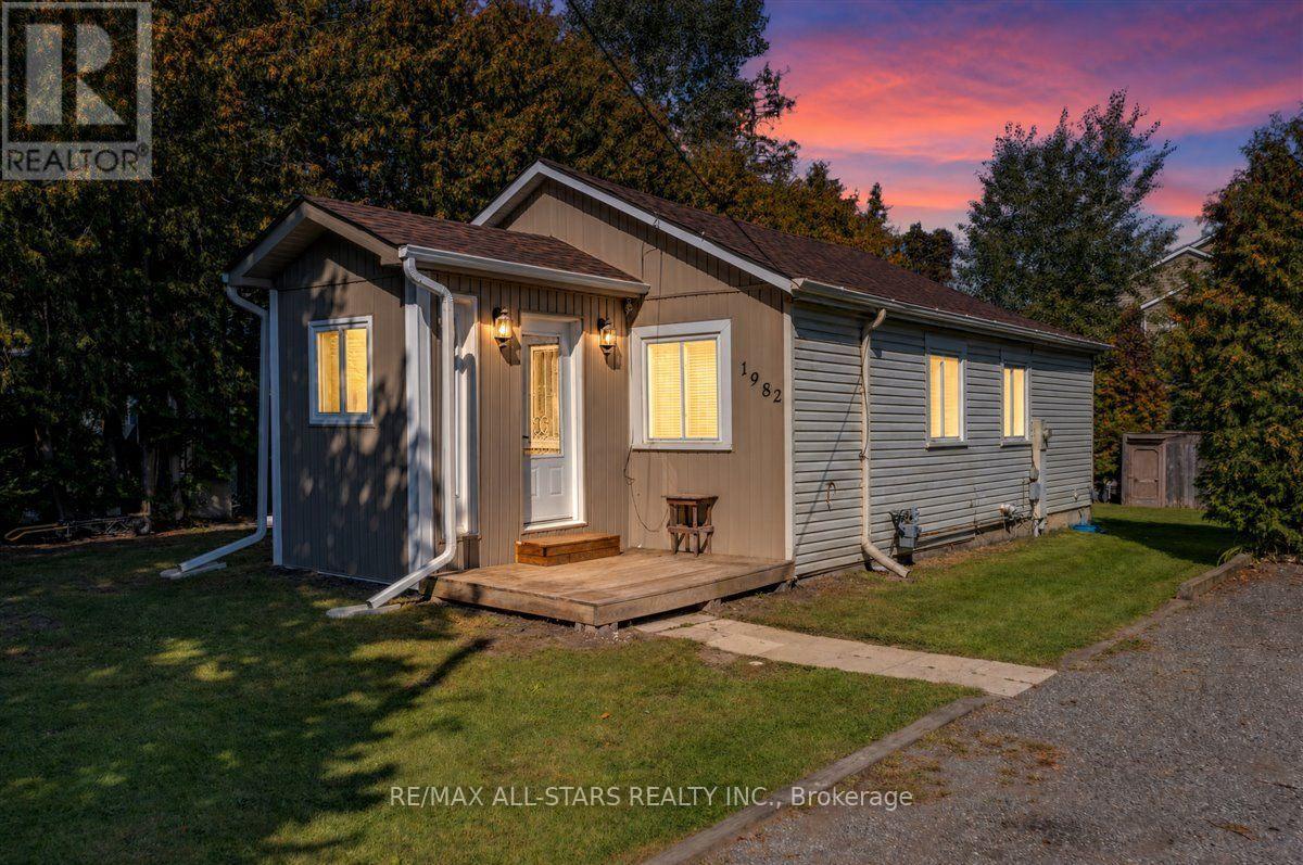 1982 METRO ROAD N, Georgina, Ontario
