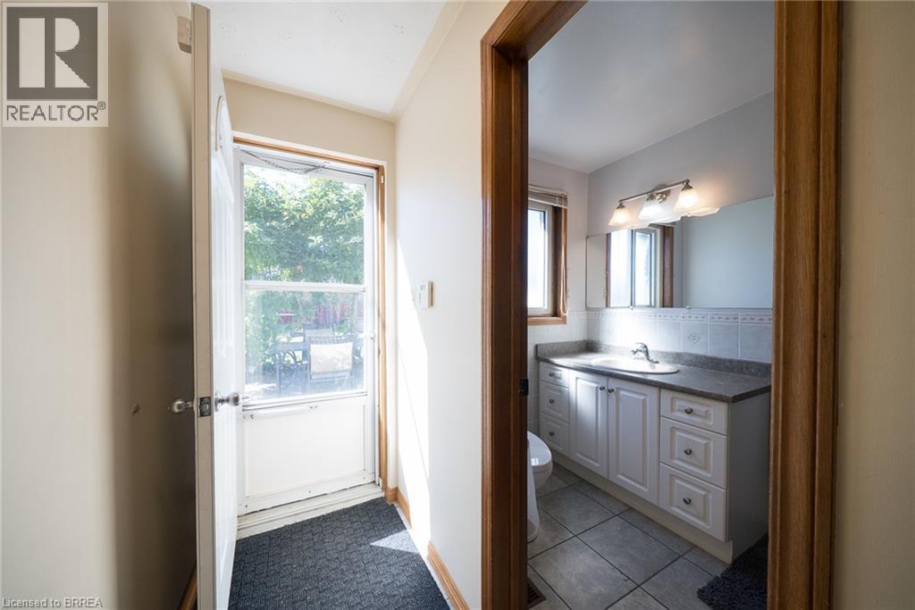 32 Avondale Crescent, Brantford, Ontario  N3S 4L5 - Photo 24 - 40865721