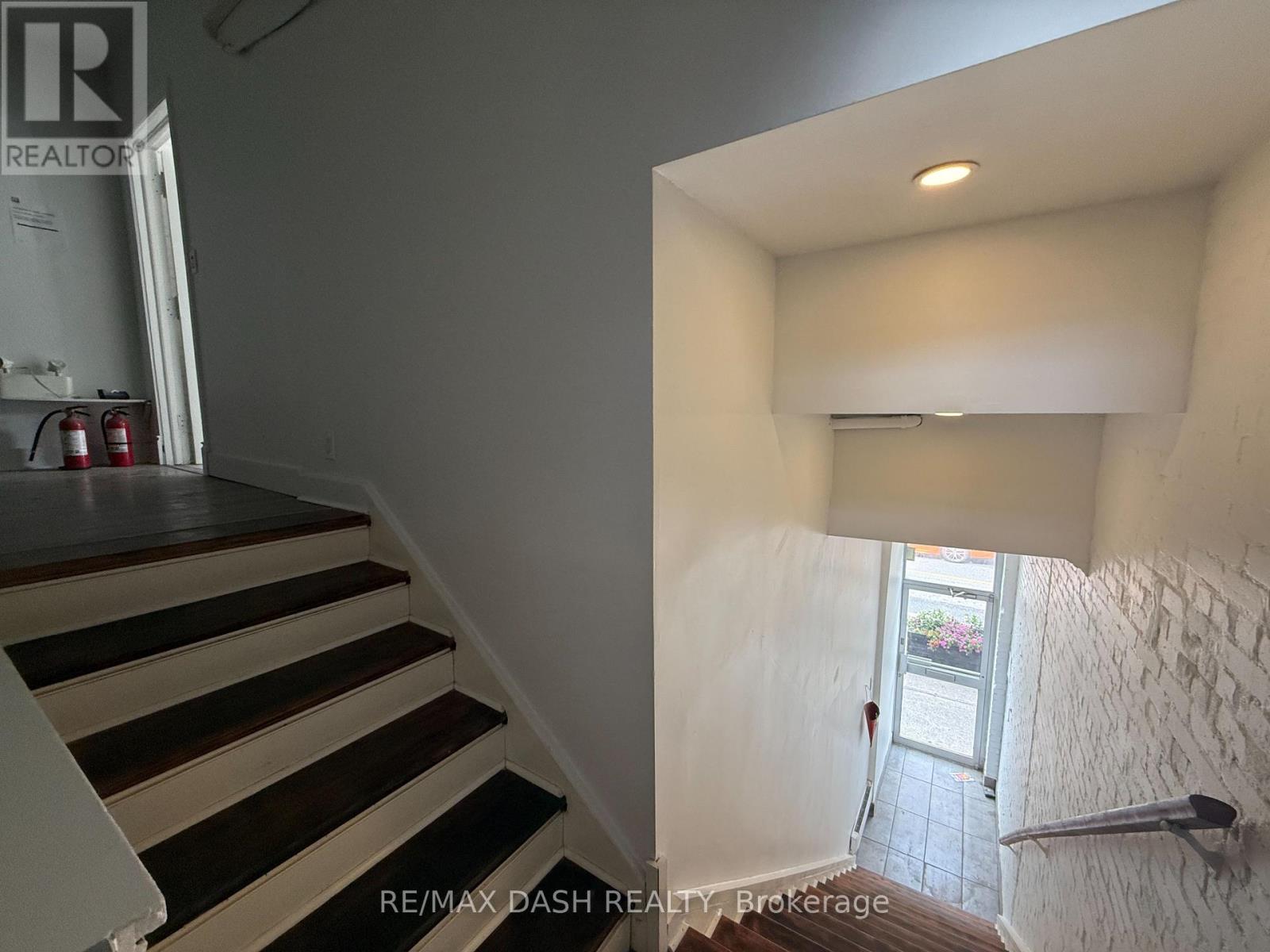 2 - 1303 Bloor Street W, Toronto, Ontario M6H 1P1 - Photo 4 - C13831570