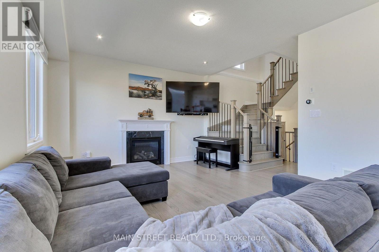 90 Kingknoll Crescent, Georgina, Ontario  L4P 0H8 - Photo 10 - N13831568