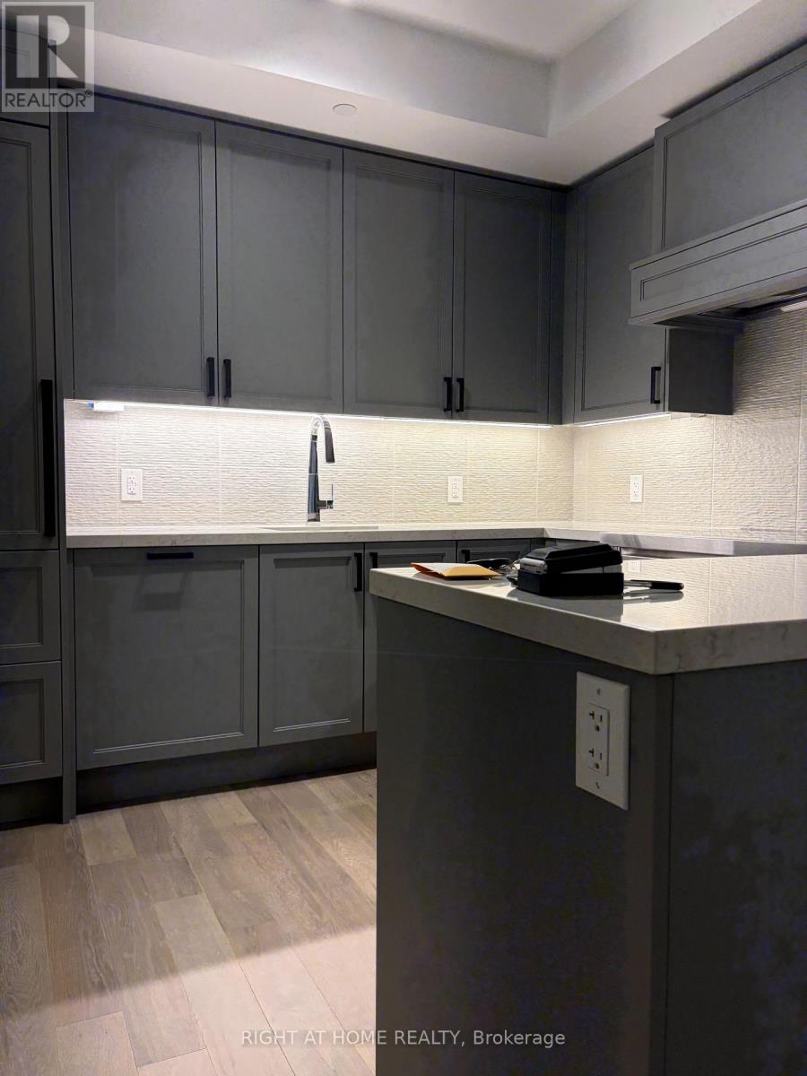 307 - 2450 Bloor St W Street N, Toronto, Ontario  M6S 0A9 - Photo 4 - W13831552